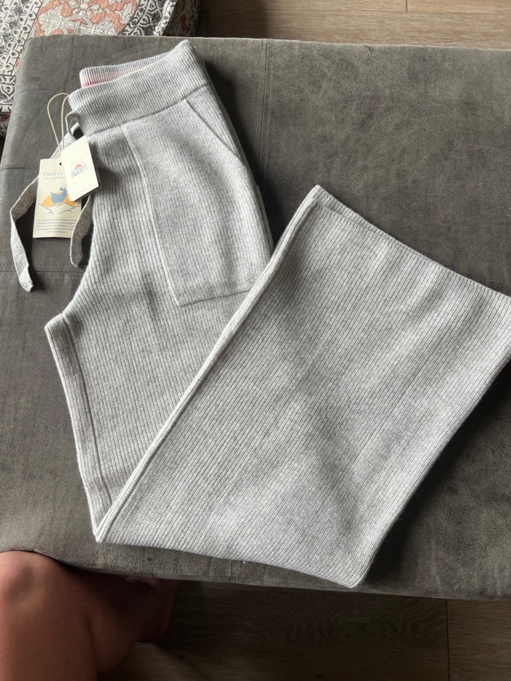 NWT/ WMNS Cozy Ribbed Knit Wide-Leg Pants - Light Gray 100% Cashmere.